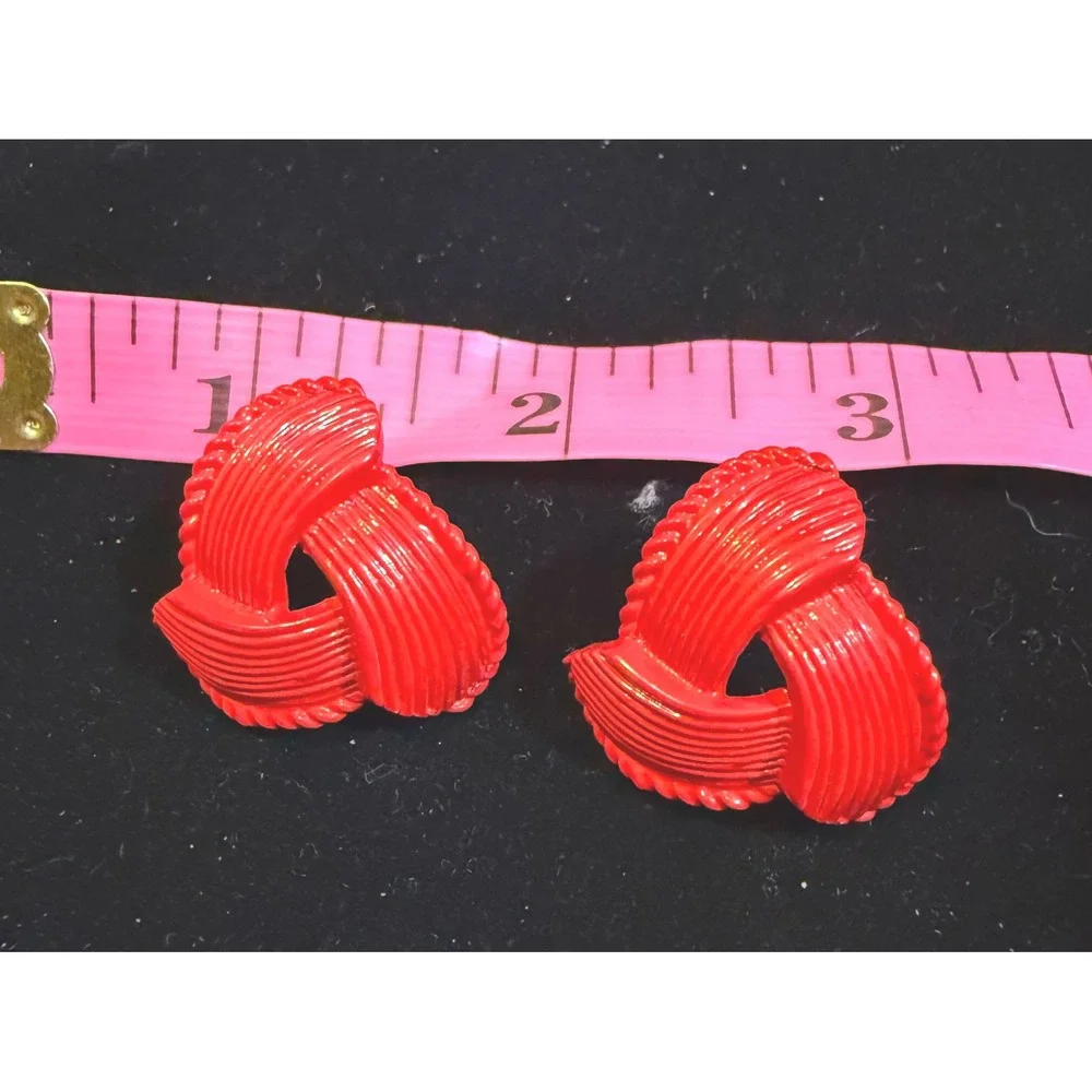 Vintage Red Enamel Interlocking Knot Stud Earrings Textured 80s Style Retro Bold